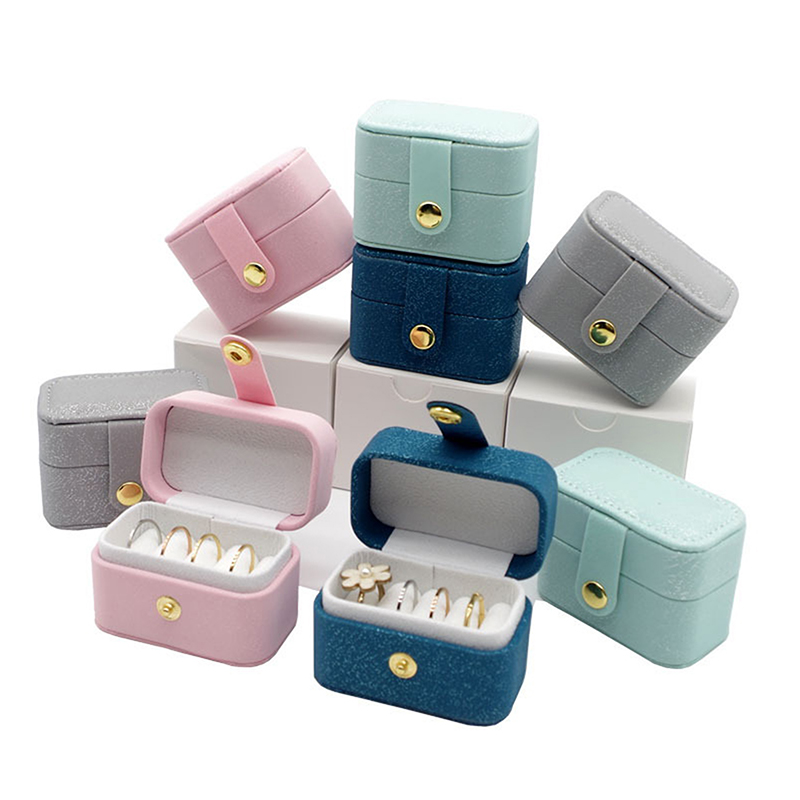 Accessories Travel Jewelry Box - Przenośne pudełko na biżuterię z ekoskóry