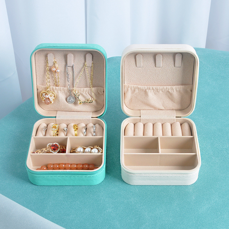 Kolorowe, proste i wygodne pud – Accessories Travel Jewelry Box recenzja i cena