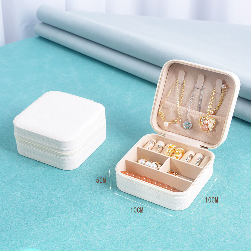 Kolorowe, proste i wygodne pud – Accessories Travel Jewelry Box recenzja i cena