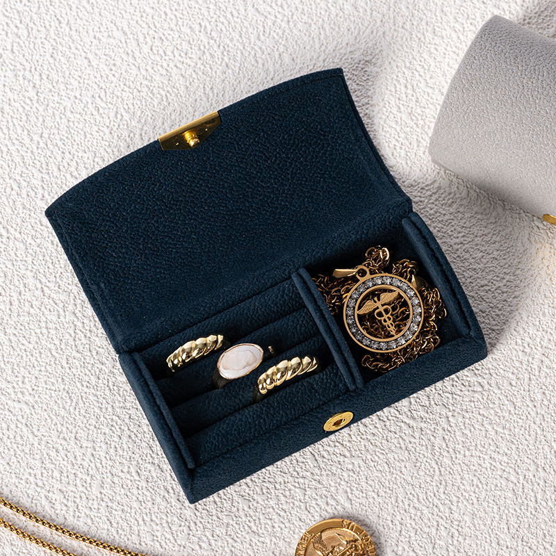 Pudełko na biżuterię z zakrzyw – Accessories Travel Jewelry Box recenzja i cena